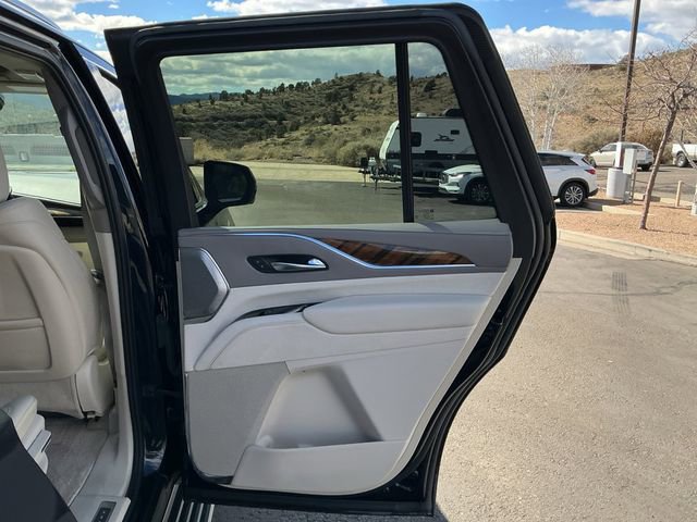 Used 2021 Cadillac Escalade Premium Luxury Platinum AWD/4WD image 24