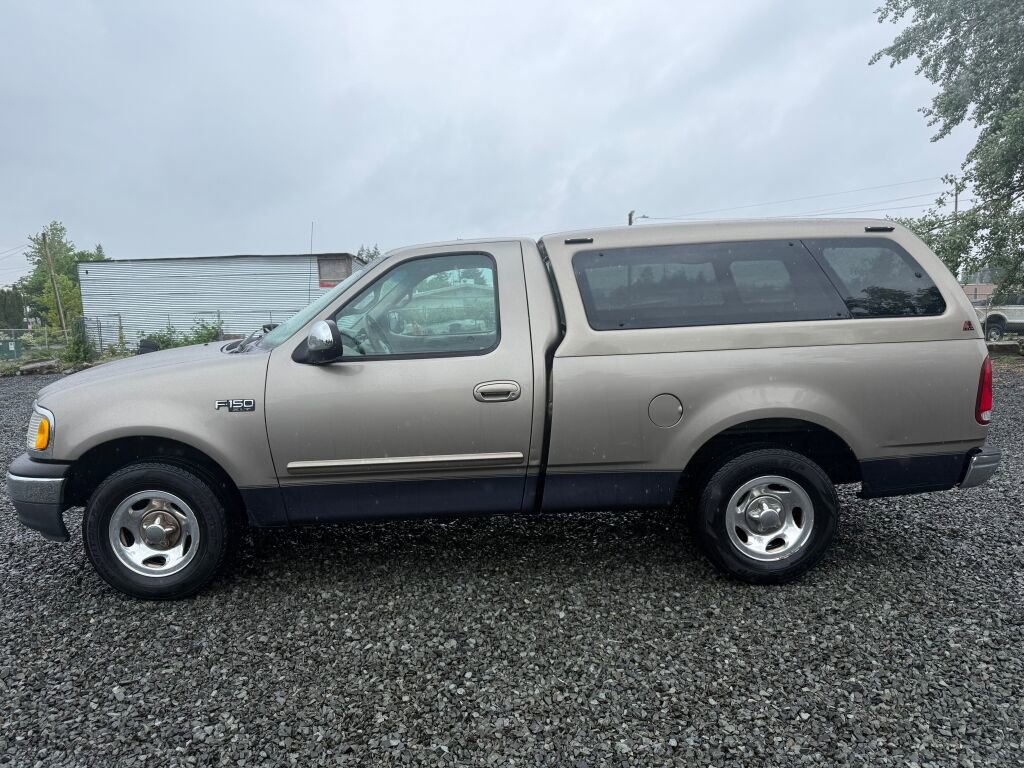 Used 2001 Ford F150 XLT RWD image 2