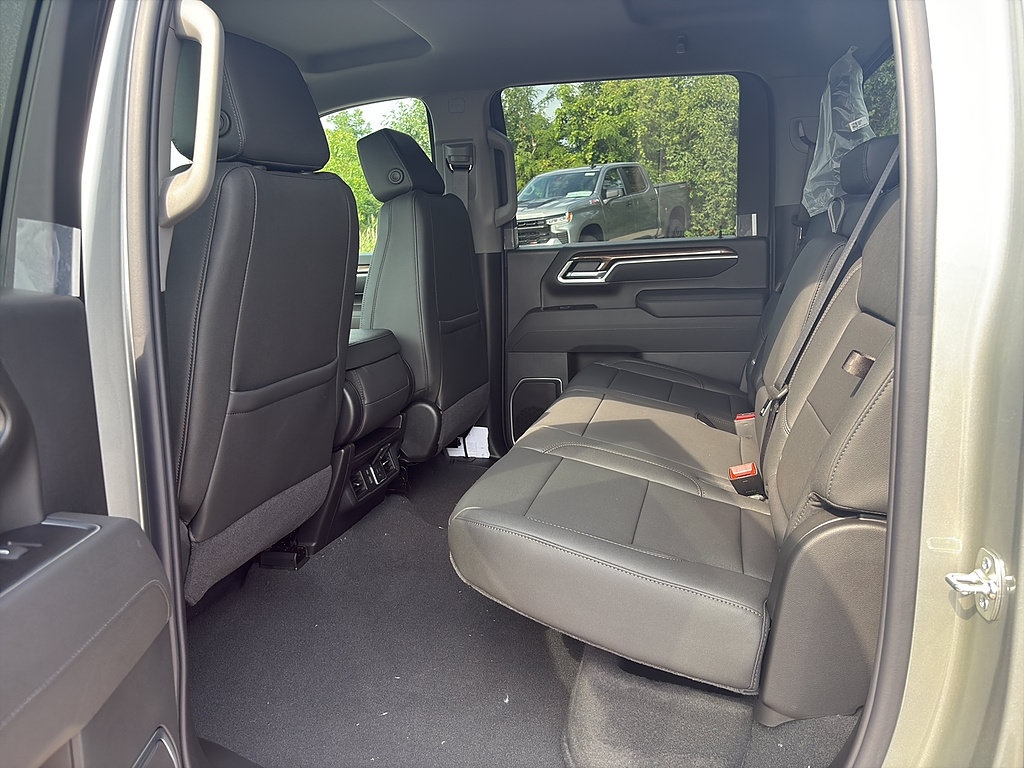 New 2026 Chevrolet Silverado 3500 LT w/ Leather Package AWD/4WD image 10