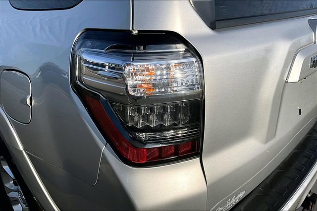 Used 2016 Toyota 4Runner SR5 image 29