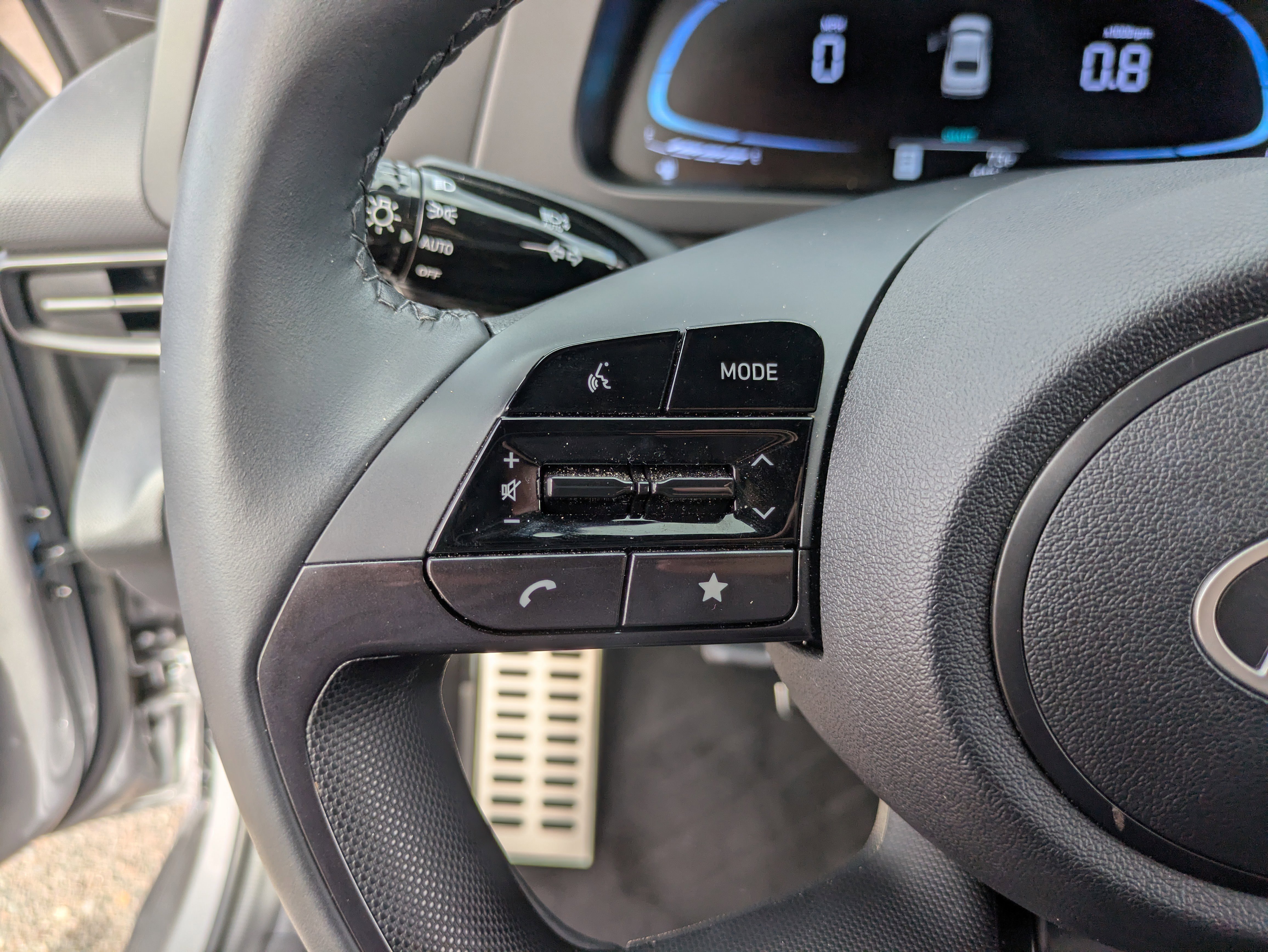 Certified 2025 Hyundai Elantra Sport image 26