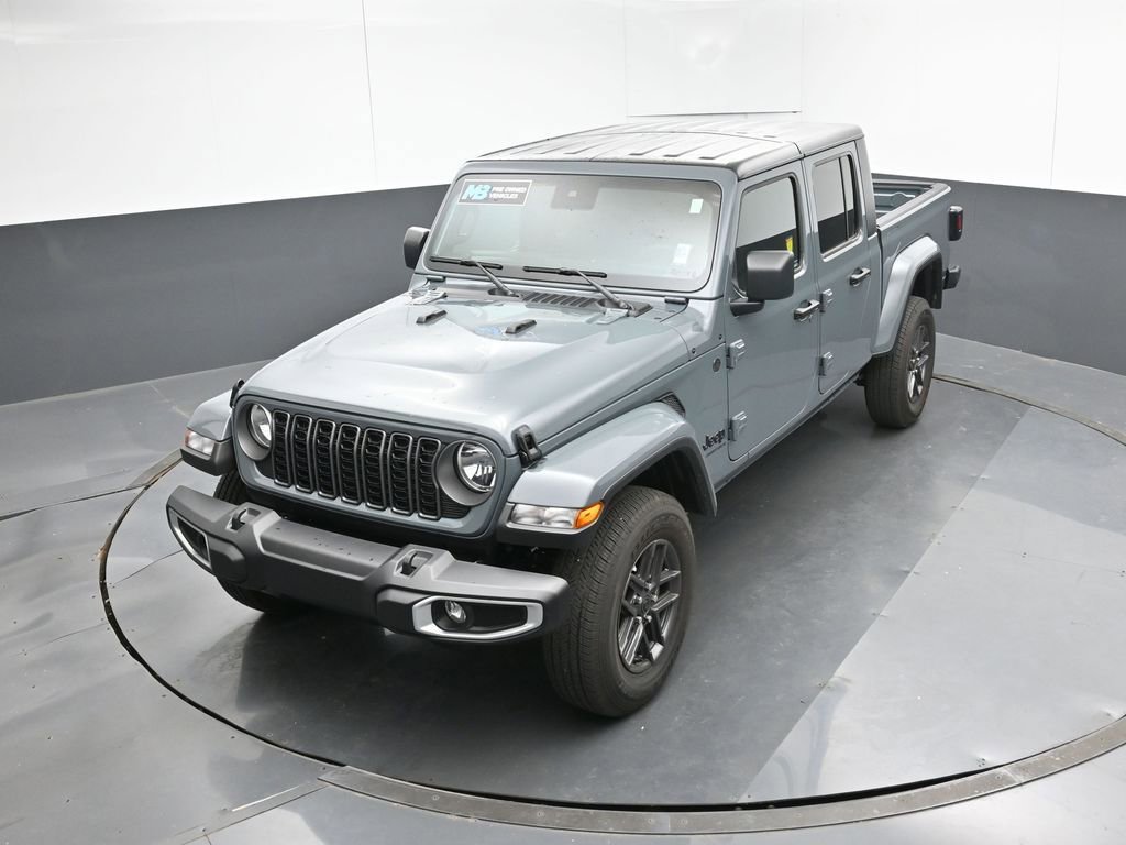 Used 2025 Jeep Gladiator Sport image 41