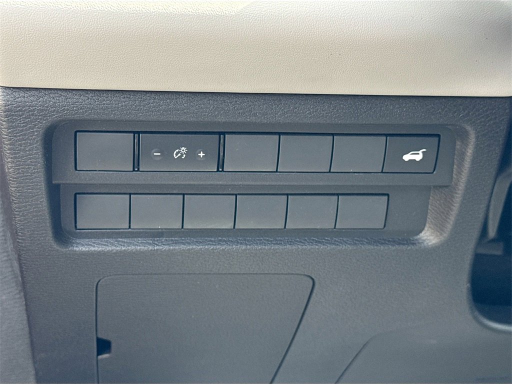 New 2025 Mitsubishi Outlander SE image 10