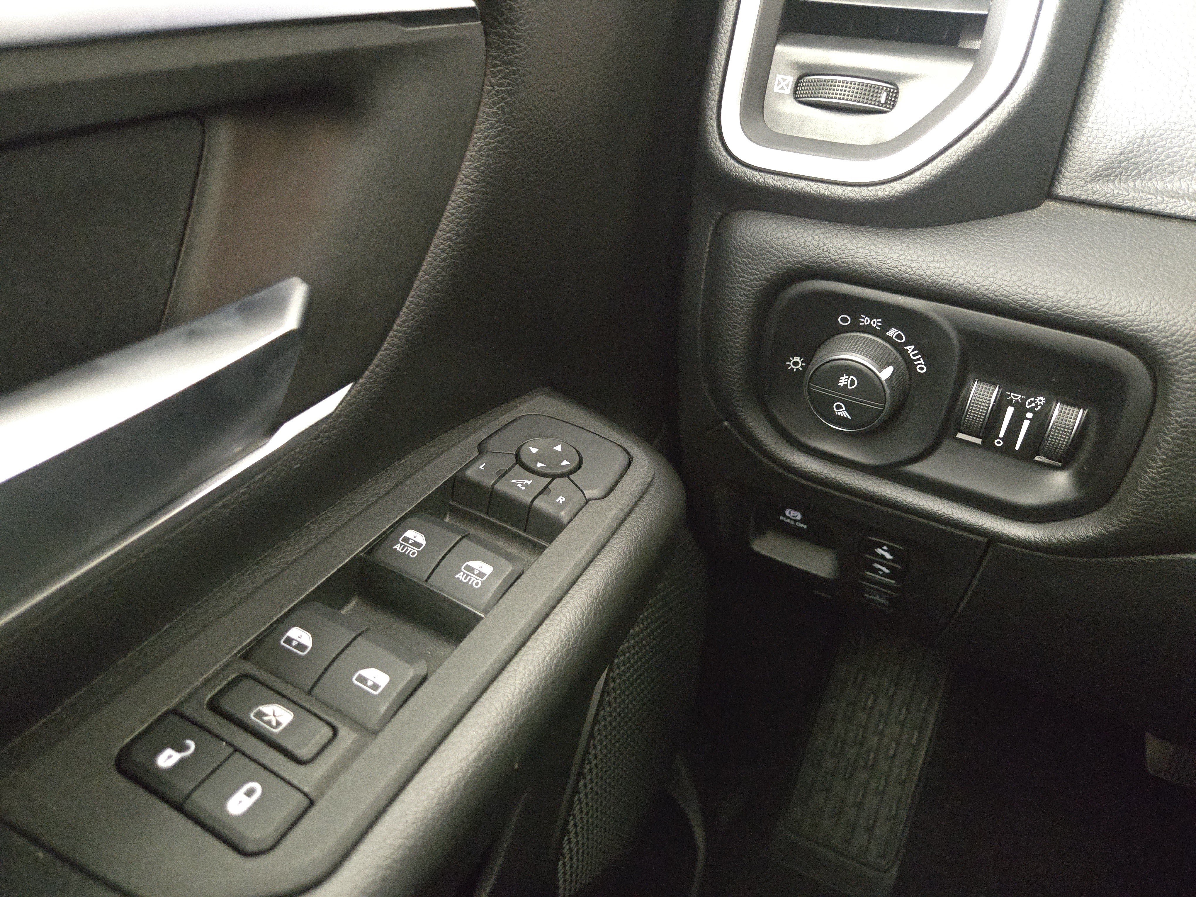 Certified 2025 RAM 1500 Big Horn AWD/4WD image 30