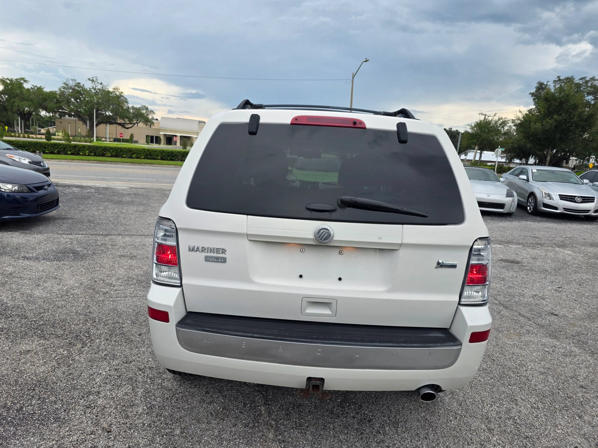 Used 2010 Mercury Mariner Premier FWD image 6