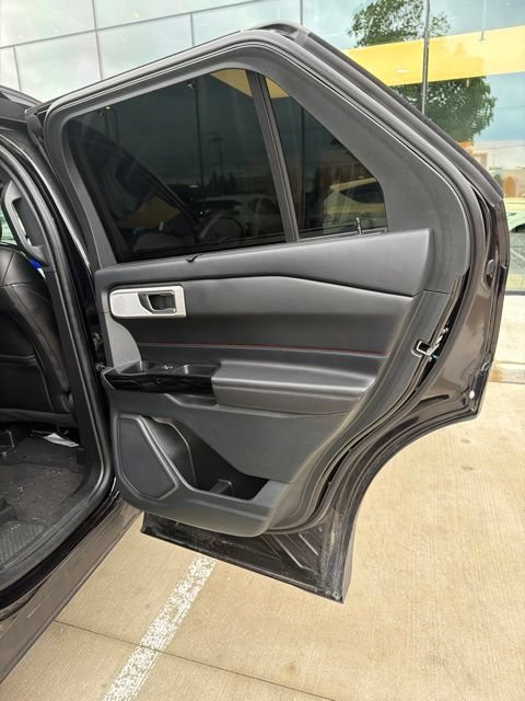 Used 2024 Ford Explorer ST w/ Technology Package AWD/4WD image 18