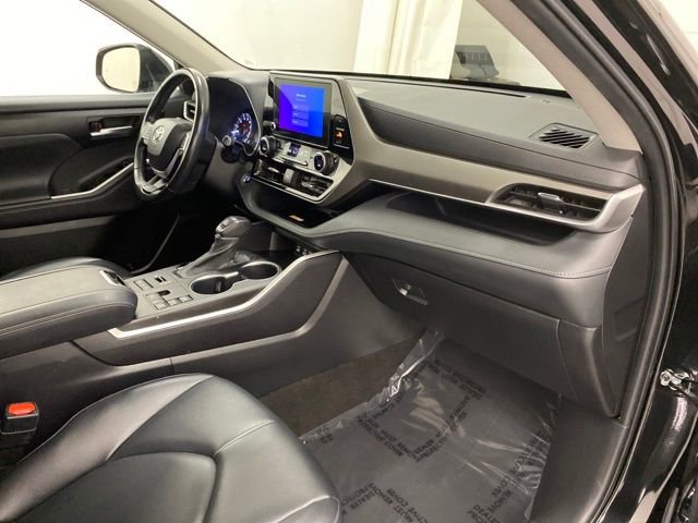 Used 2023 Toyota Highlander XLE image 40
