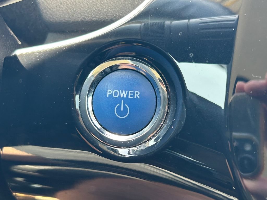 Used 2020 Toyota Prius LE FWD image 24