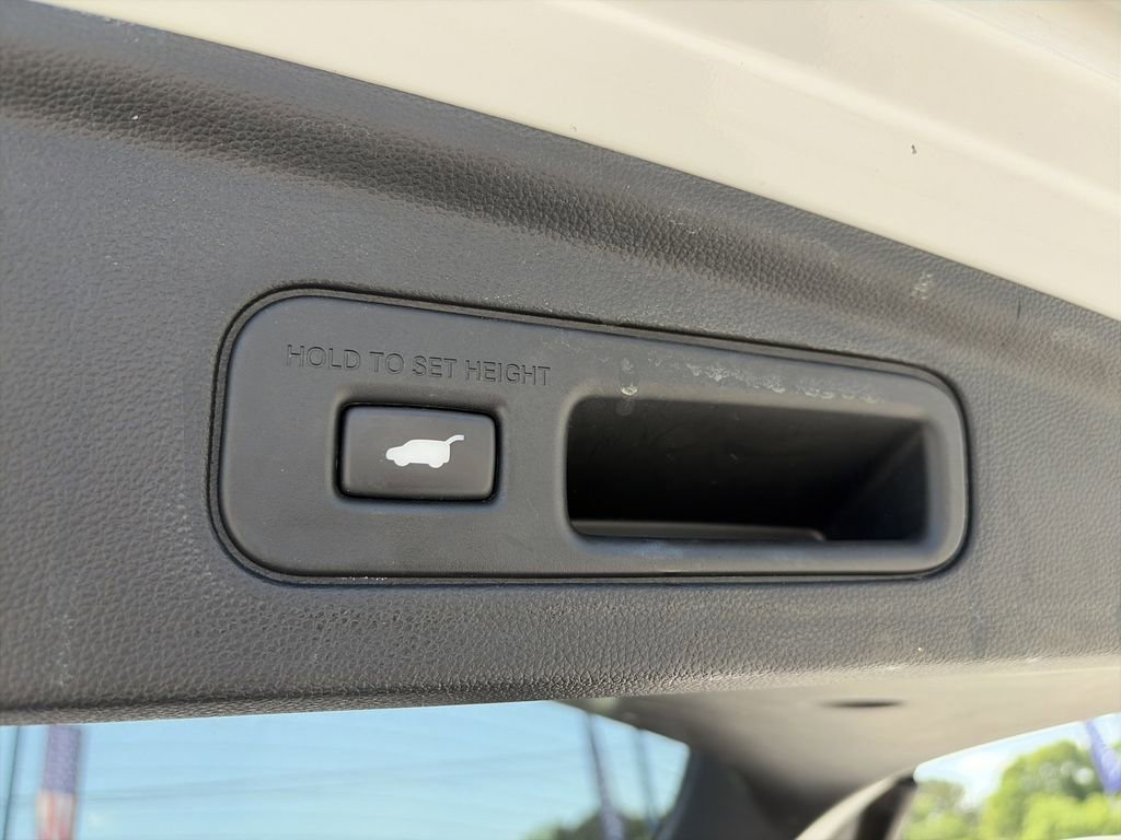 Used 2023 Acura MDX SH-AWD w/ Technology Package image 12