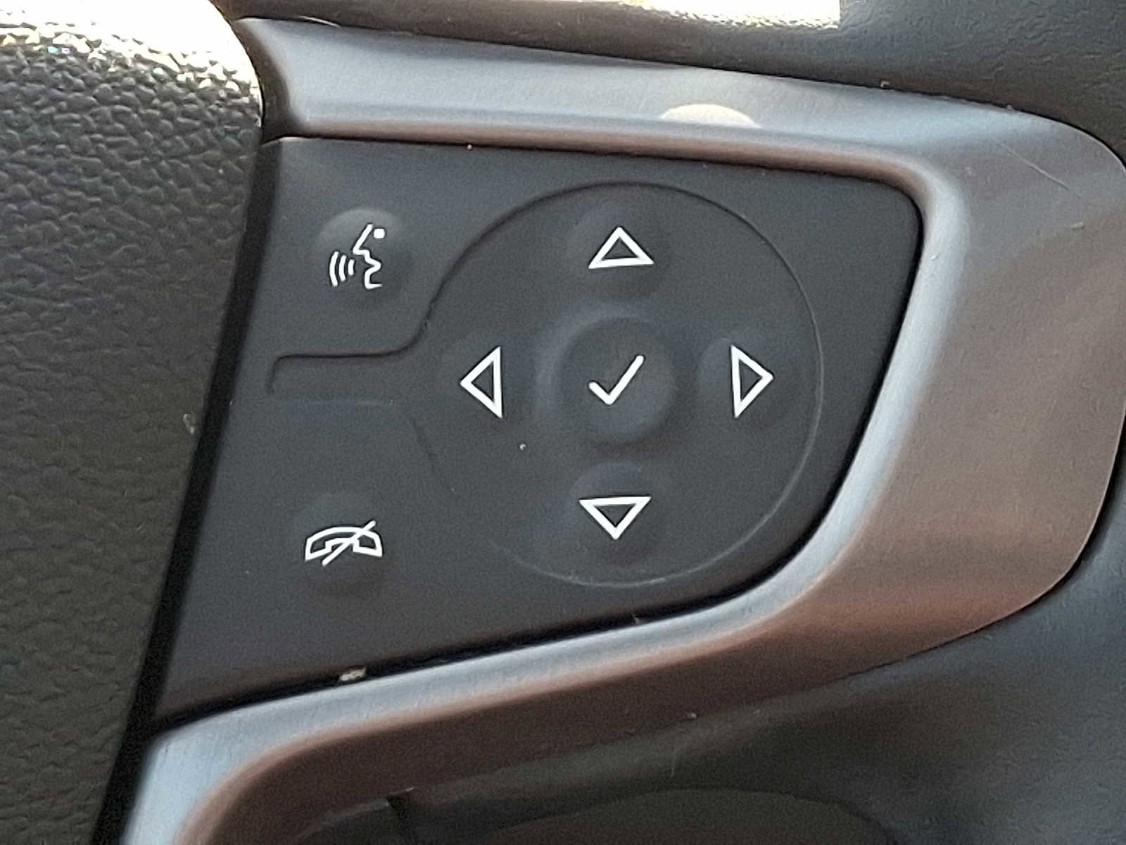 Used 2023 GMC Acadia AT4 w/ Technology Package image 23