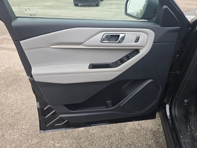 New 2026 Ford Explorer Active w/ Active Comfort Package image 9