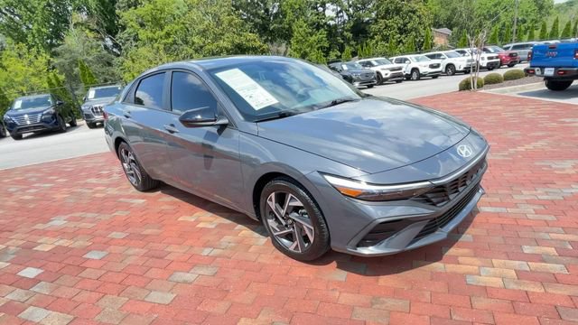 Used 2025 Hyundai Elantra Sport FWD video 3