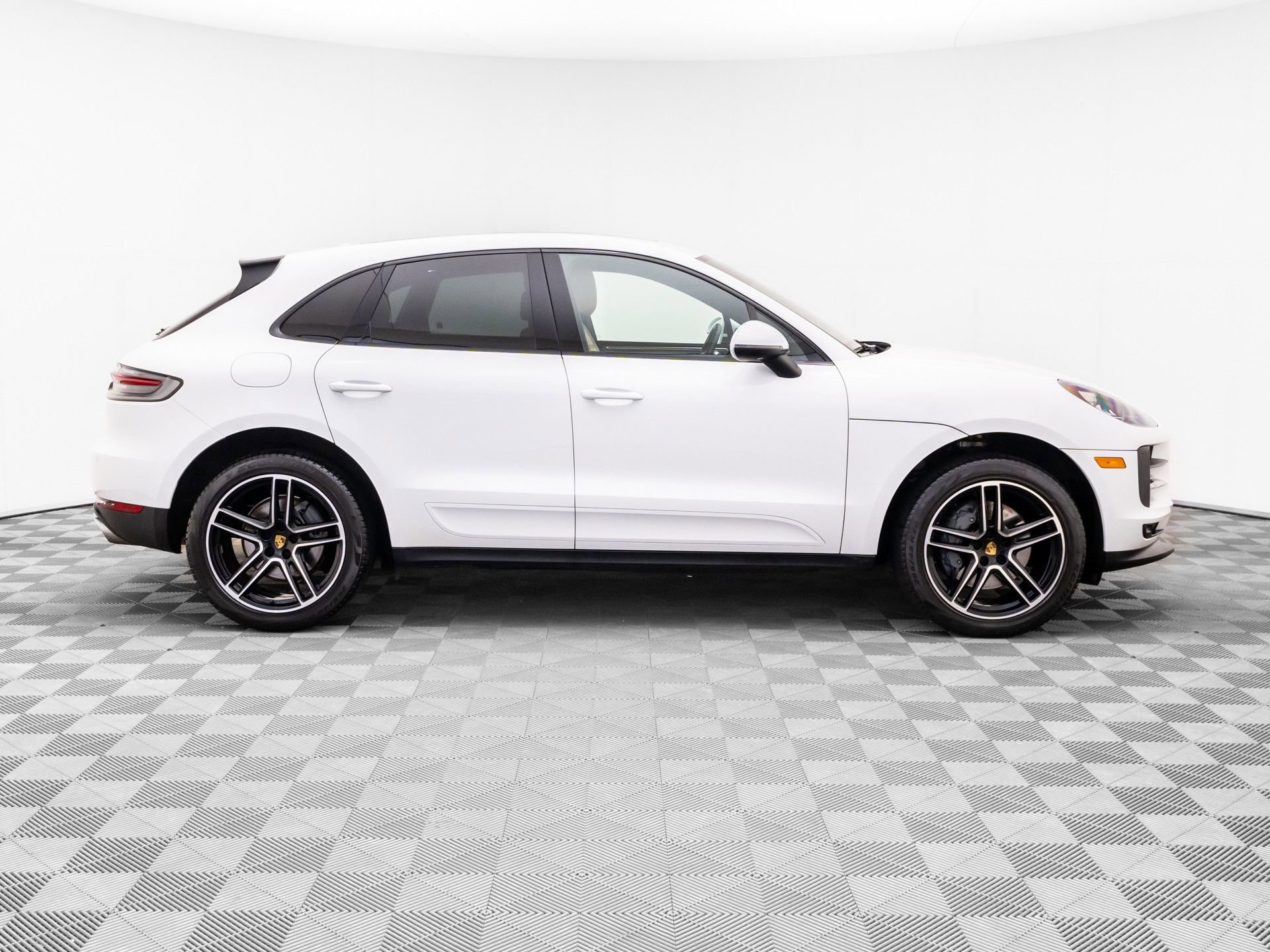 Used 2019 Porsche Macan S AWD/4WD image 7