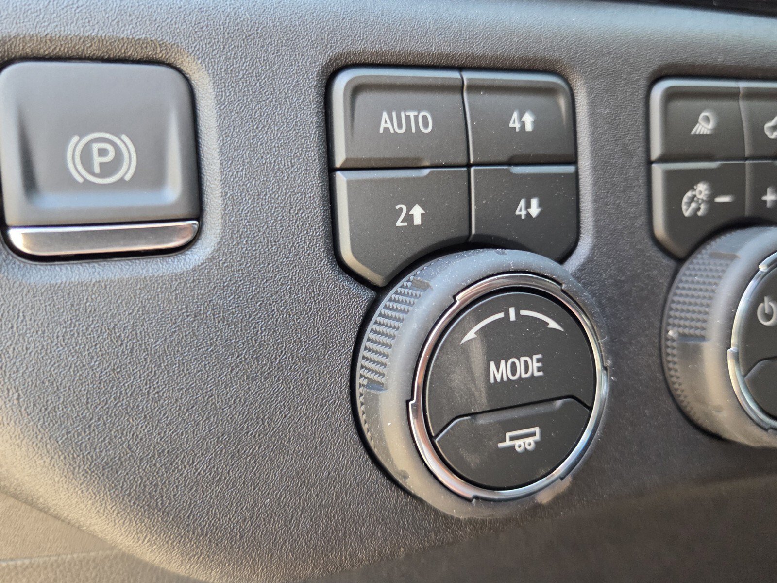 New 2026 Chevrolet Silverado 1500 High Country AWD/4WD image 32