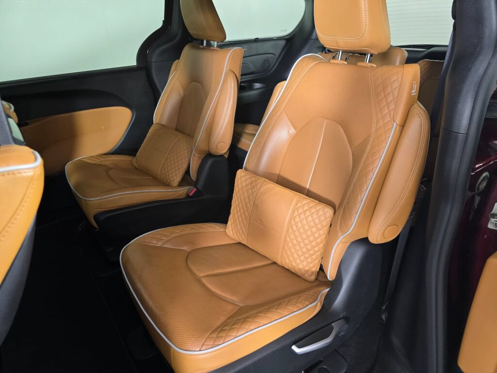 Used 2022 Chrysler Pacifica Pinnacle FWD image 32