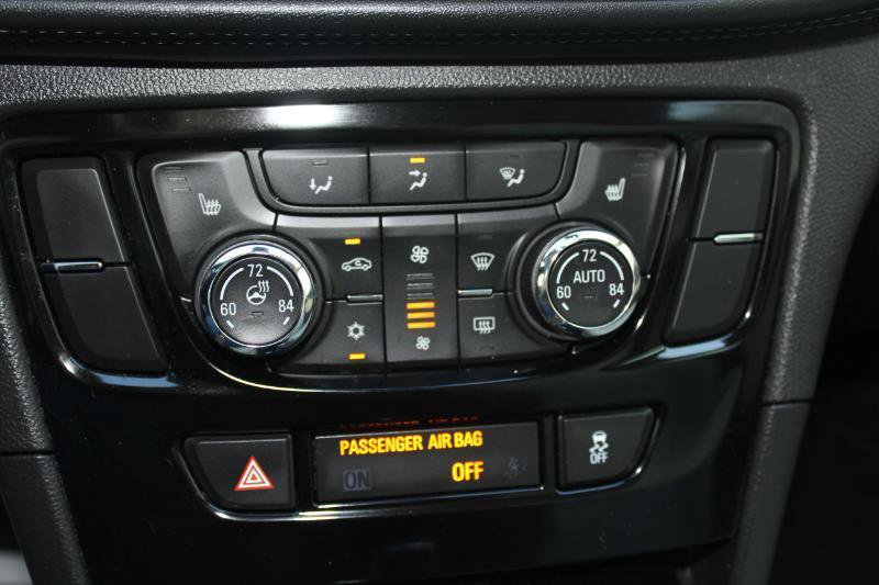 Used 2018 Buick Encore Essence AWD/4WD image 35