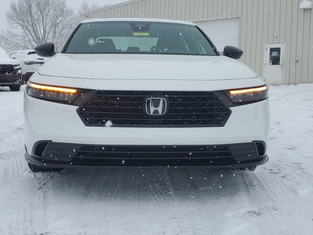 Certified 2025 Honda Accord Sport image 2