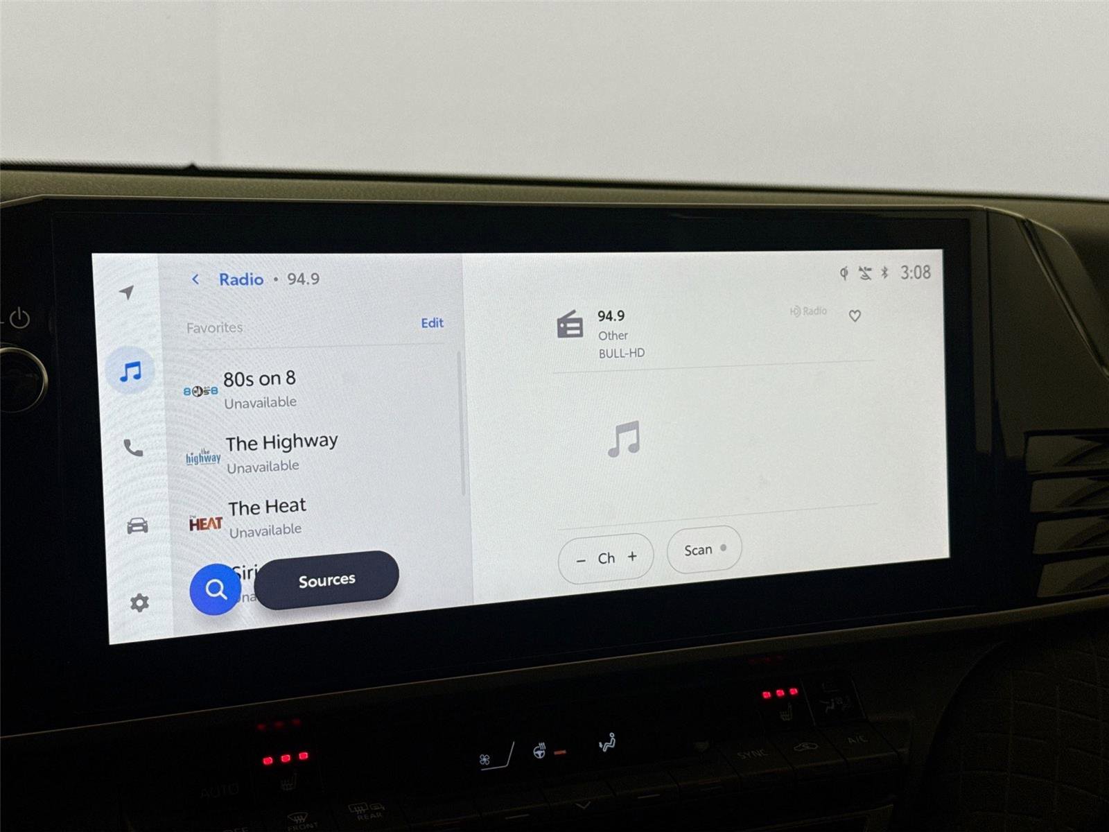 Used 2025 Toyota Camry XLE image 24