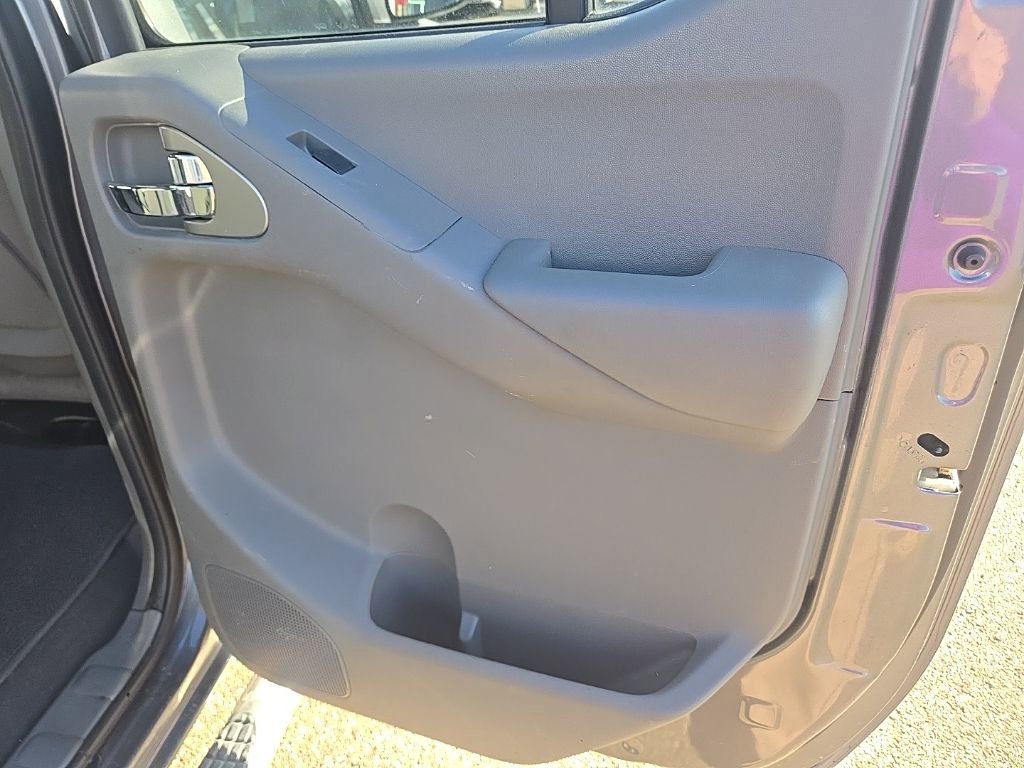 Used 2018 Nissan Frontier SV image 23