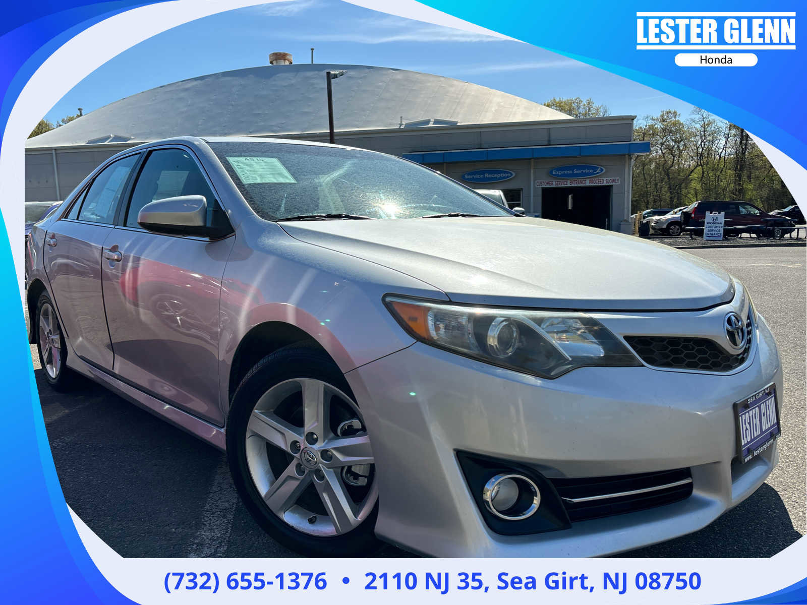 Used 2014 Toyota Camry SE FWD image 1