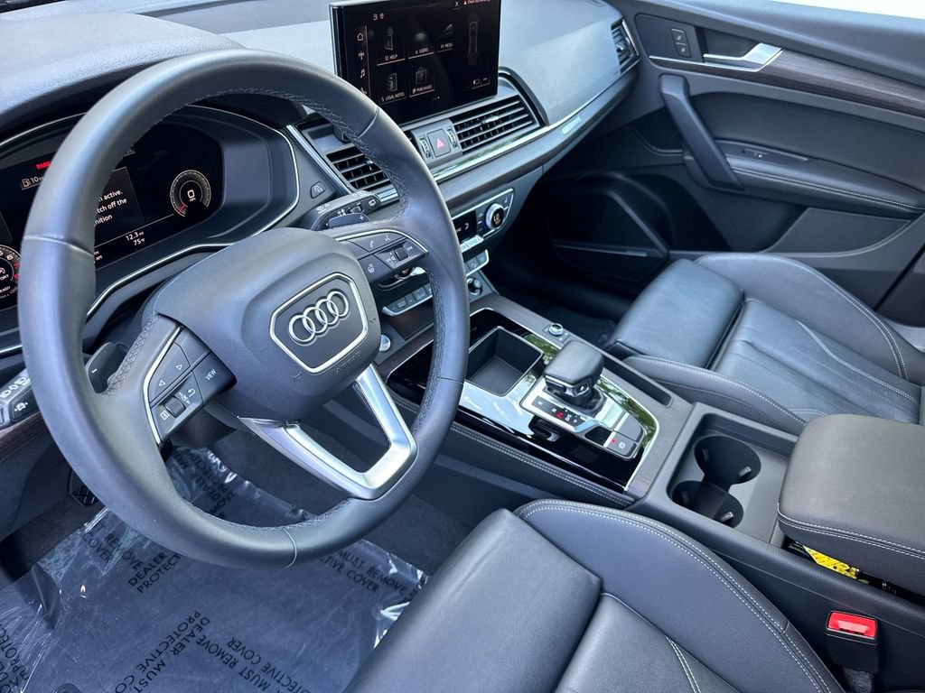 Used 2023 Audi Q5 2.0T Premium Plus w/ Premium Plus Package AWD/4WD image 11