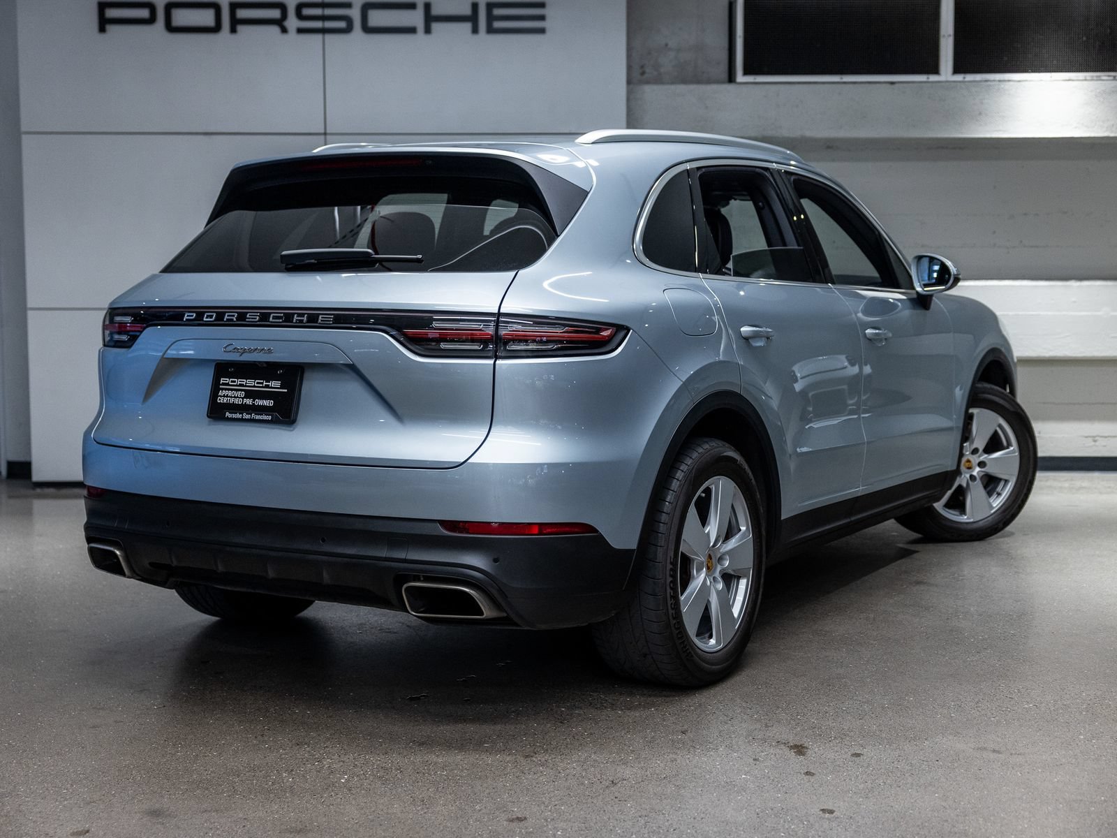 Certified 2023 Porsche Cayenne w/ Premium Package AWD/4WD image 8