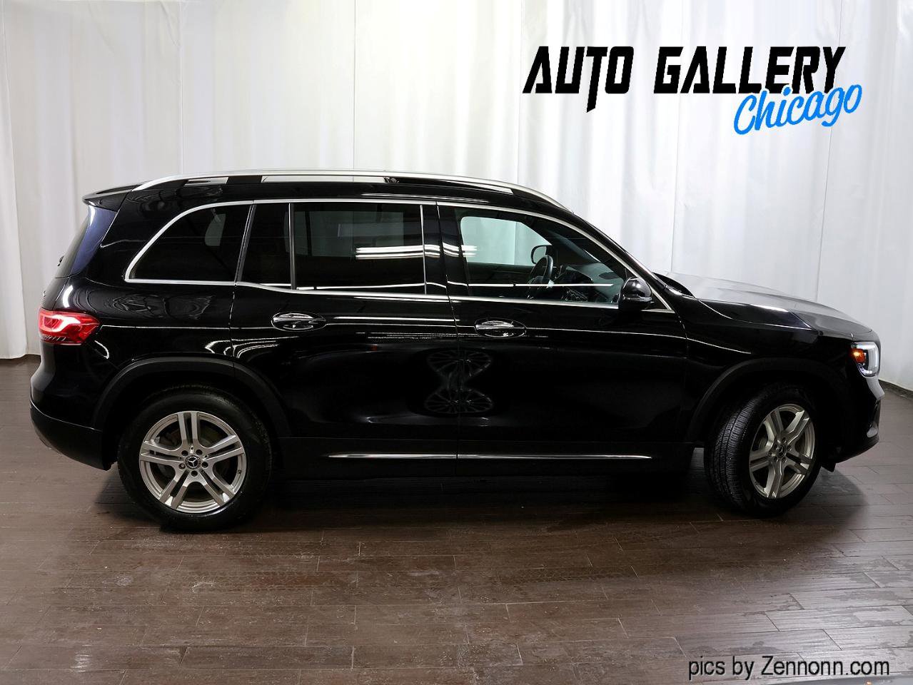 Used 2020 Mercedes-Benz GLB 250 4MATIC w/ Premium Package image 6