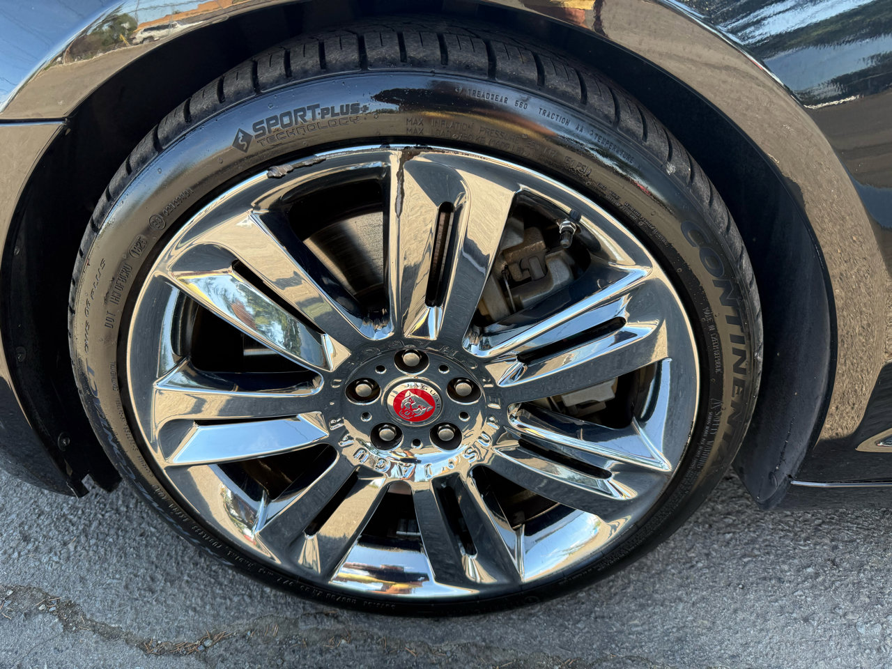 Used 2010 Jaguar XF R image 37