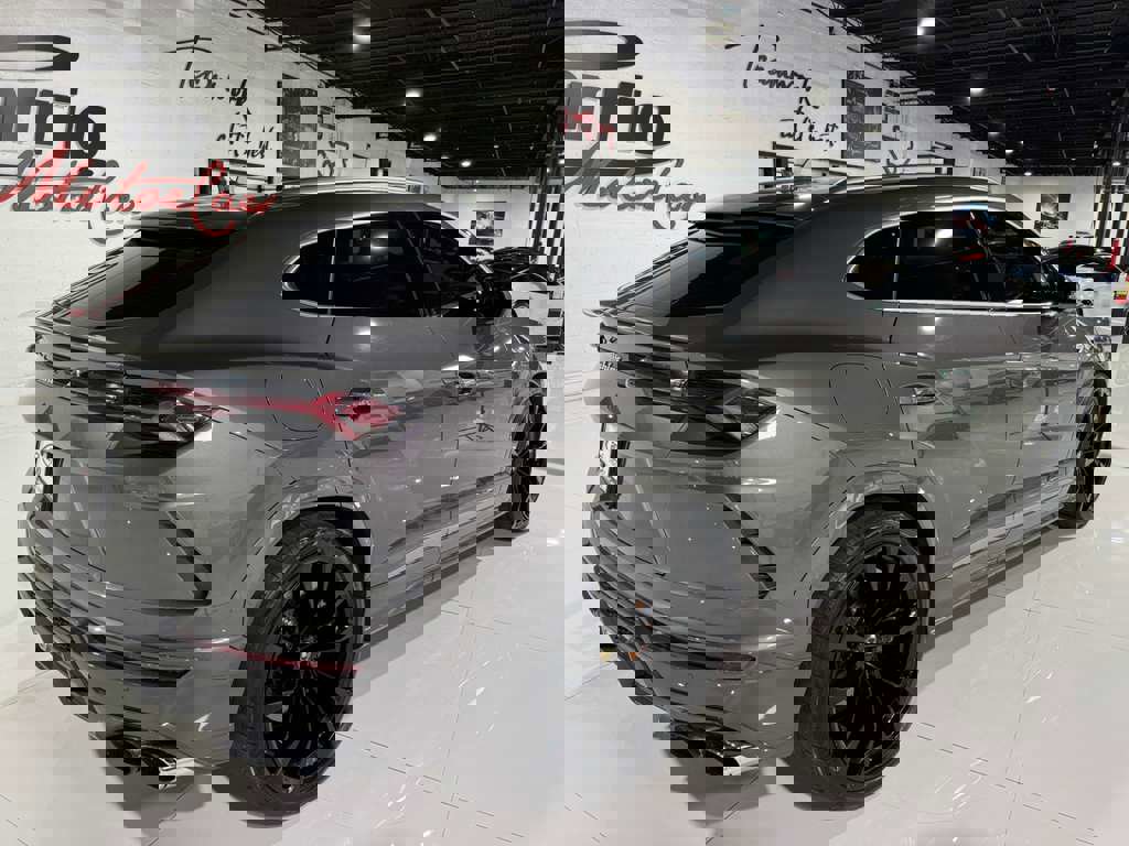 Used 2021 Lamborghini Urus image 7