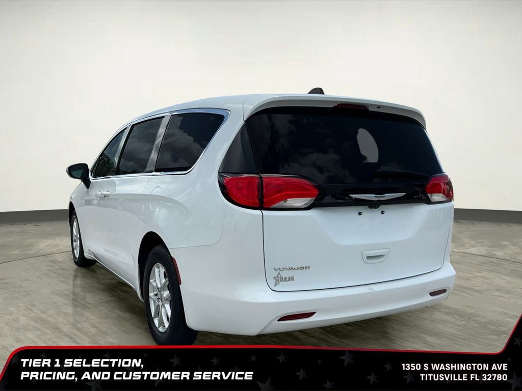 Used 2023 Chrysler Voyager LX FWD image 4