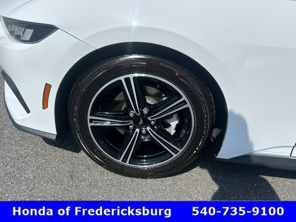 Used 2025 Ford Mustang Premium RWD image 32