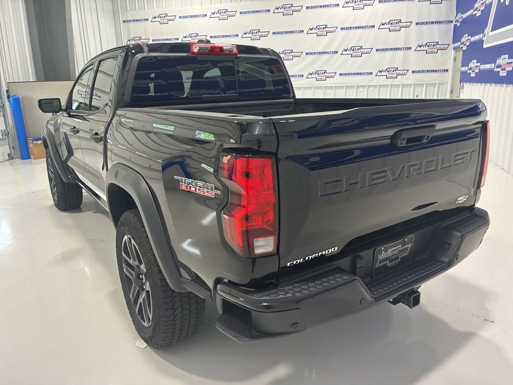 New 2025 Chevrolet Colorado Trail Boss w/ Midnight Edition AWD/4WD image 4