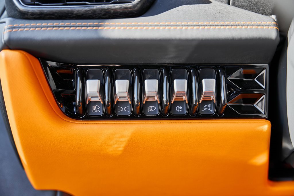 Used 2020 Lamborghini Huracan EVO image 43