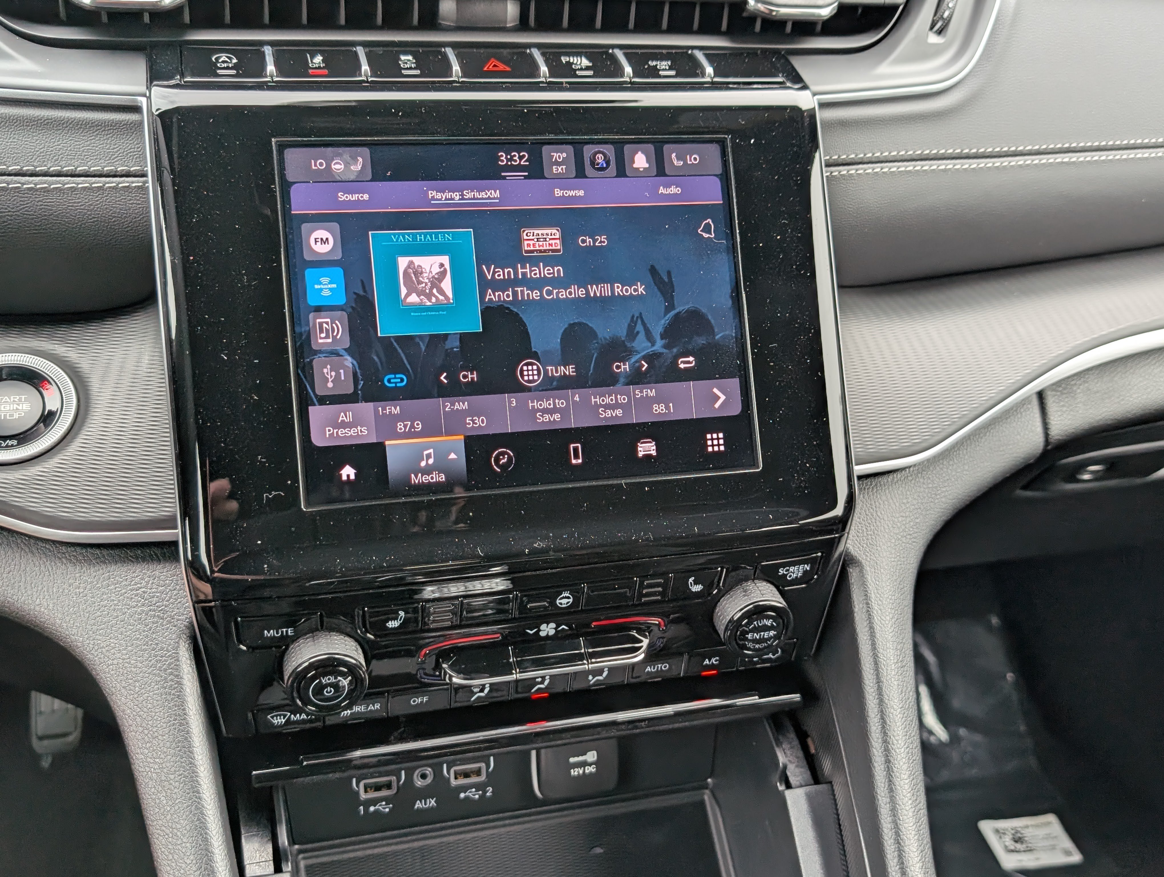 New 2025 Jeep Grand Cherokee Laredo w/ Luxury Tech Group I AWD/4WD image 27