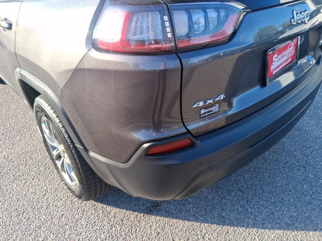 Used 2020 Jeep Cherokee Latitude Plus image 11