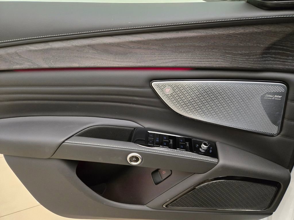 New 2025 Maserati Grecale Modena image 28