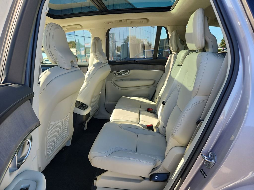New 2026 Volvo XC90 B6 Ultra w/ Lounge Package image 13