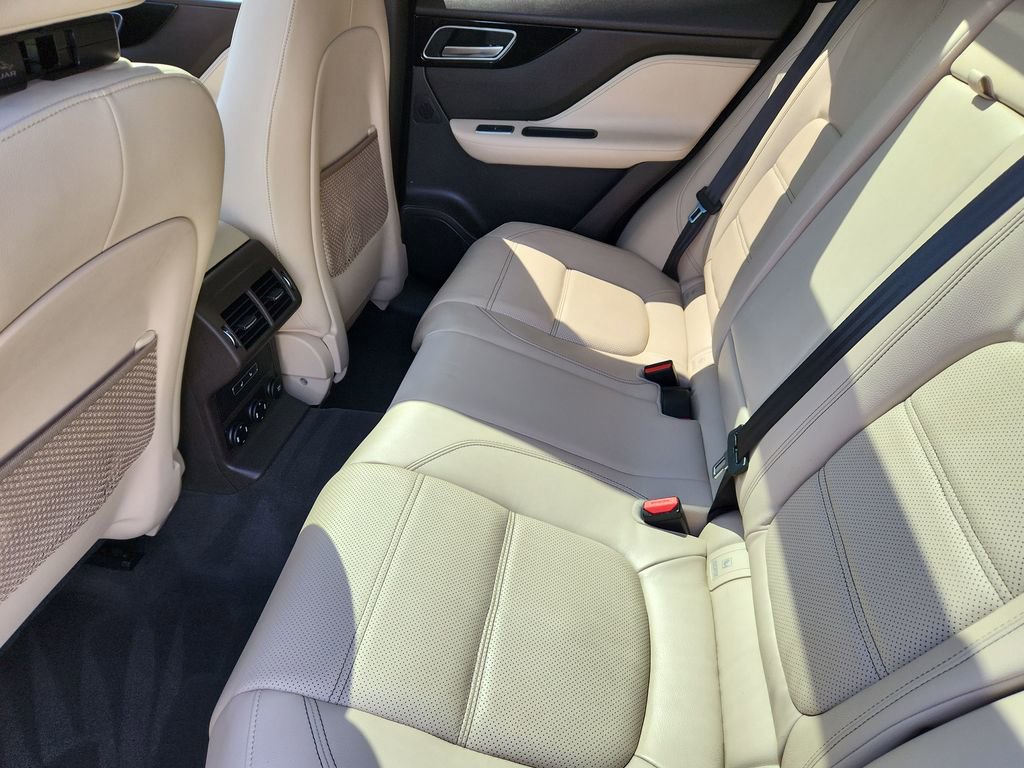 Used 2019 Jaguar F-PACE Prestige AWD/4WD image 5