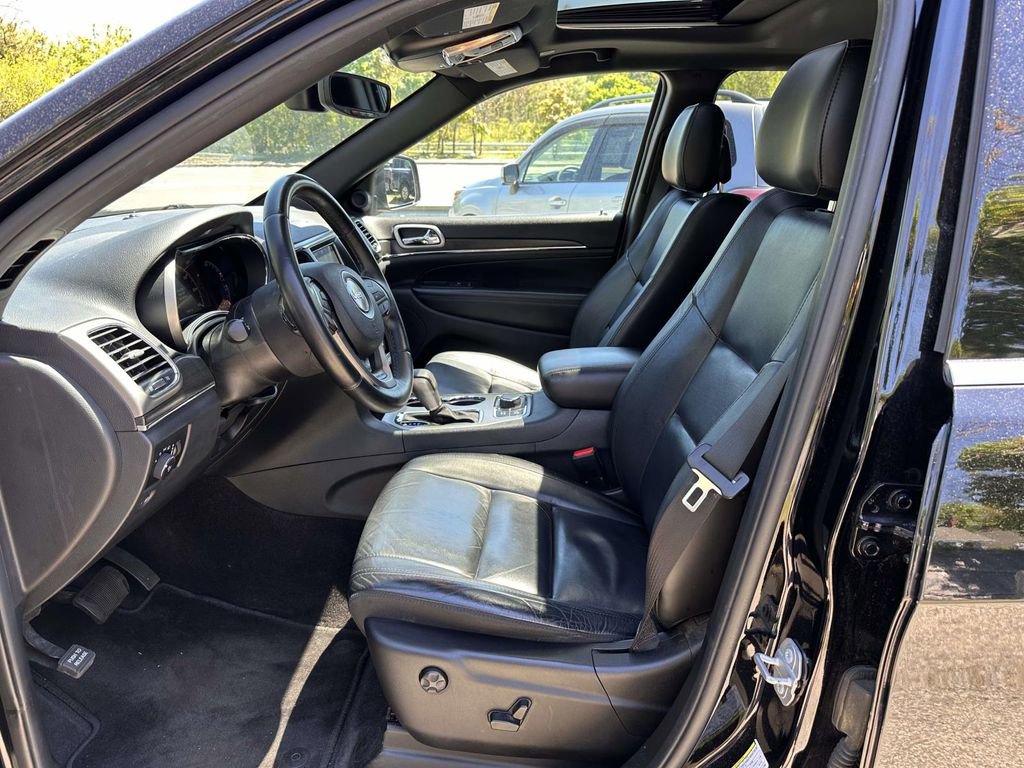 Used 2018 Jeep Grand Cherokee Limited AWD/4WD image 12