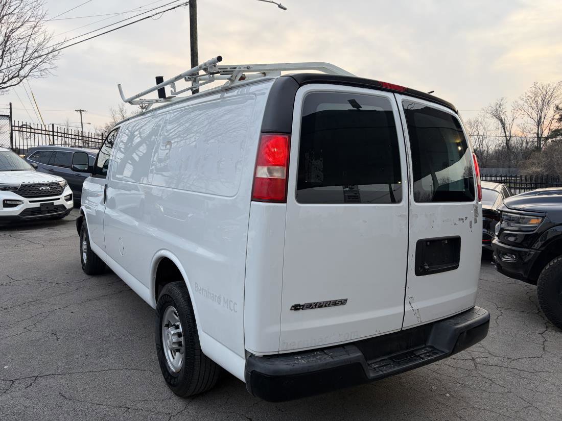 Used 2017 Chevrolet Express 2500 image 7