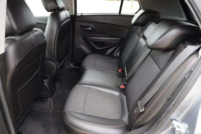 Used 2019 Chevrolet Trax LT w/ LT Convenience Package FWD image 13