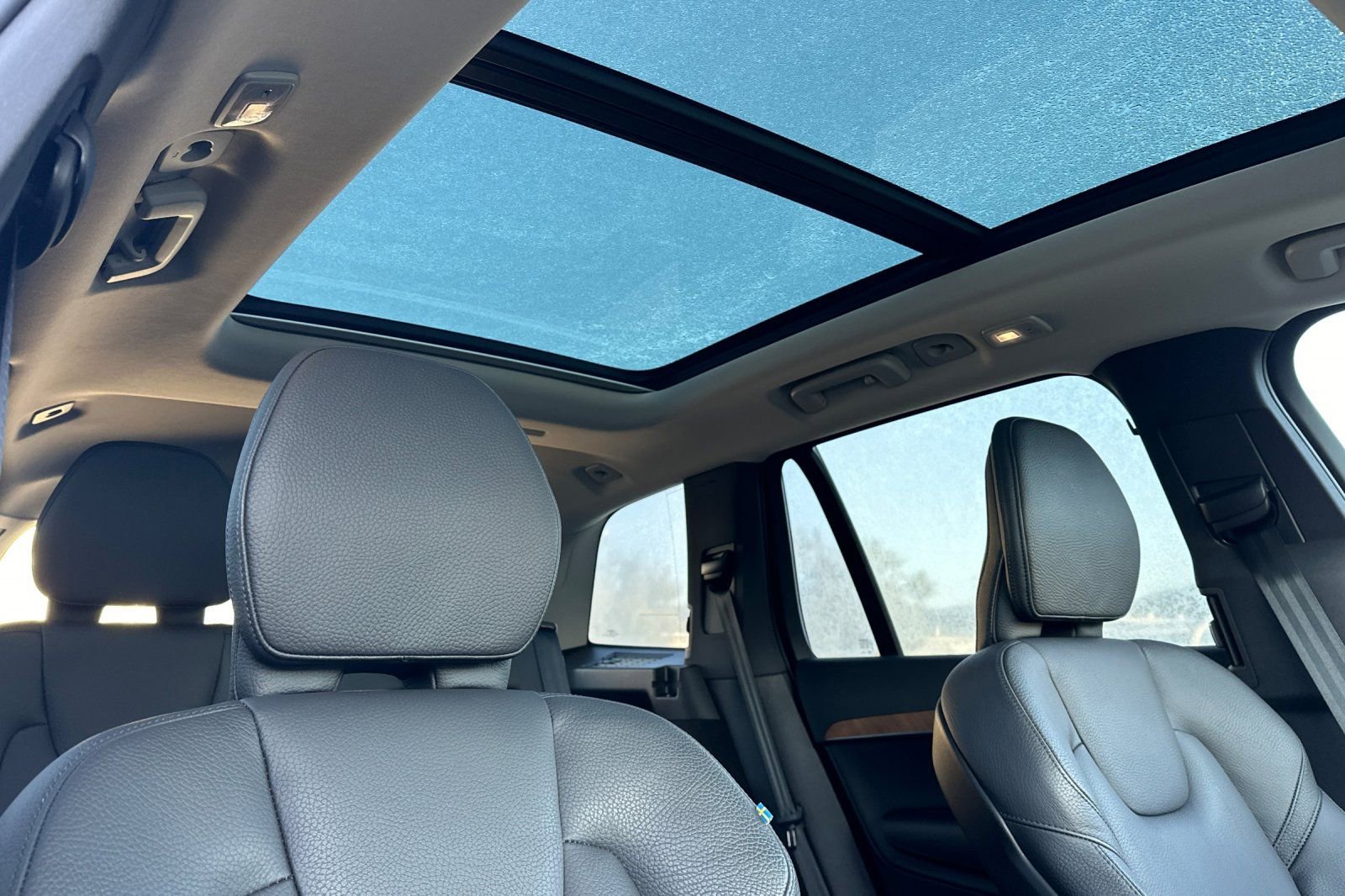 Used 2025 Volvo XC90 T8 Core w/ Protection Package Premier image 20