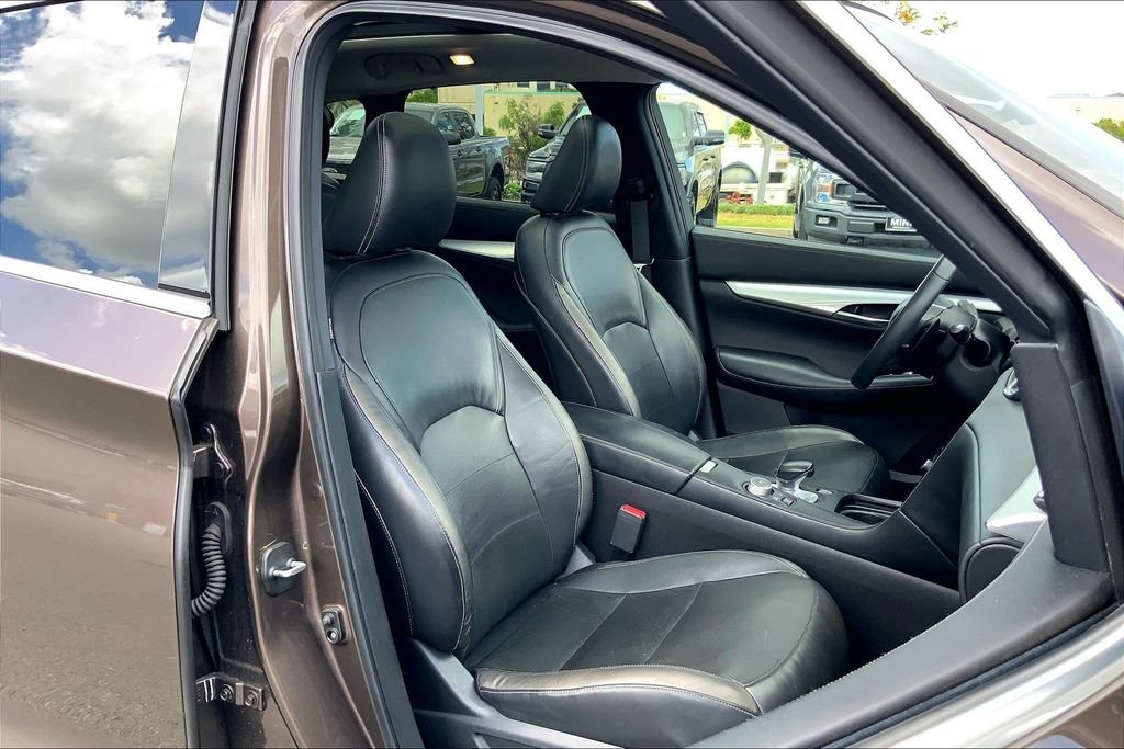 Used 2019 INFINITI QX50 Essential w/ Cargo Package FWD image 7