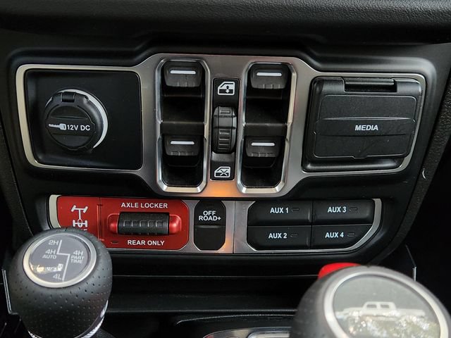 Certified 2025 Jeep Gladiator Mojave AWD/4WD image 24