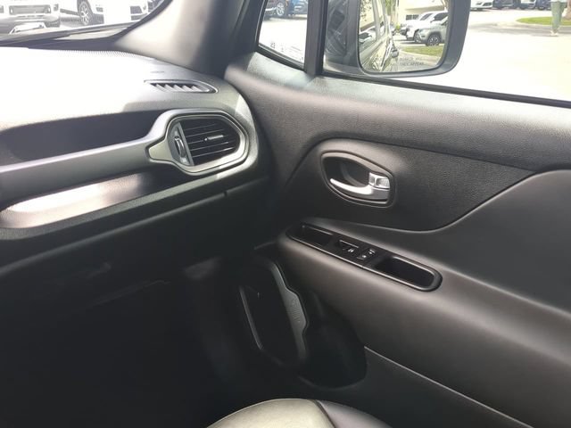 Used 2020 Jeep Renegade Altitude FWD image 19