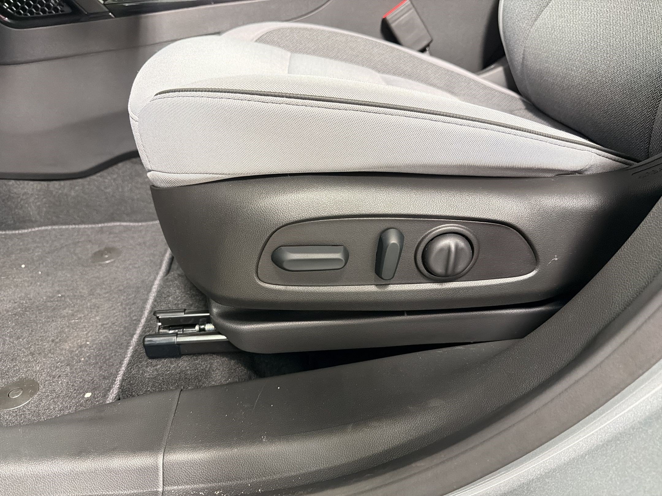 New 2026 Chevrolet TrailBlazer LT w/ Convenience Package FWD image 13
