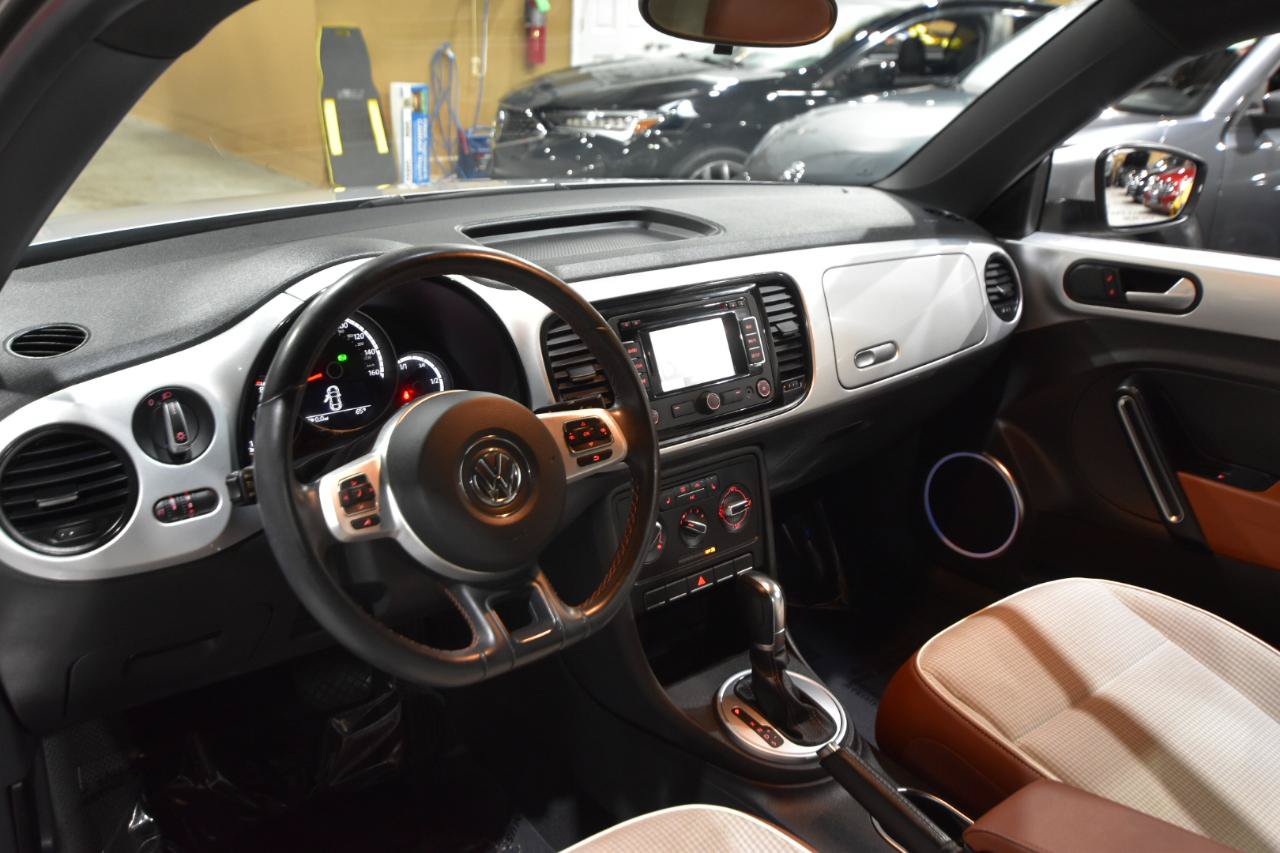 Used 2015 Volkswagen Beetle 1.8T Classic FWD image 12