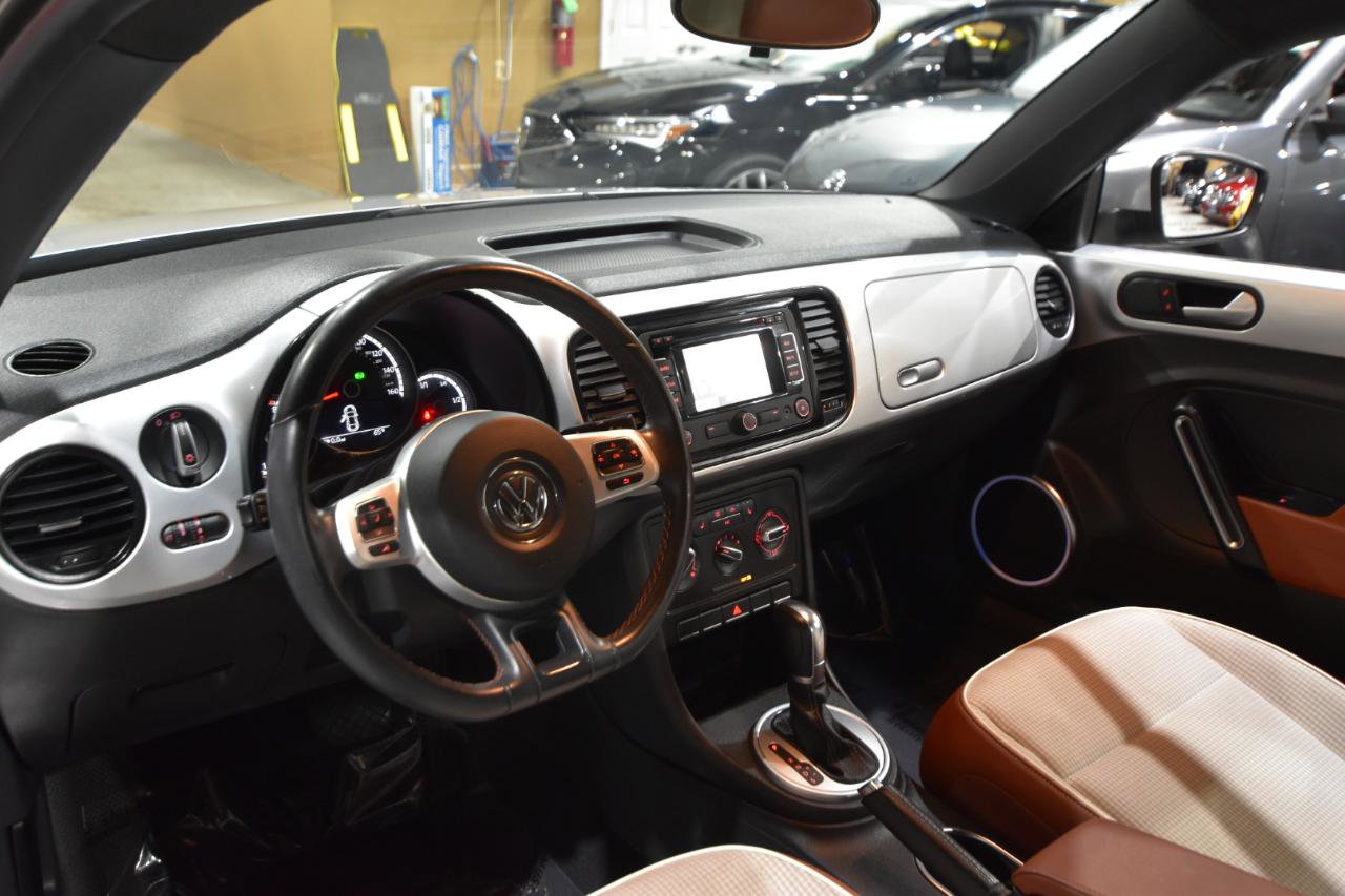 Used 2015 Volkswagen Beetle 1.8T Classic FWD image 12