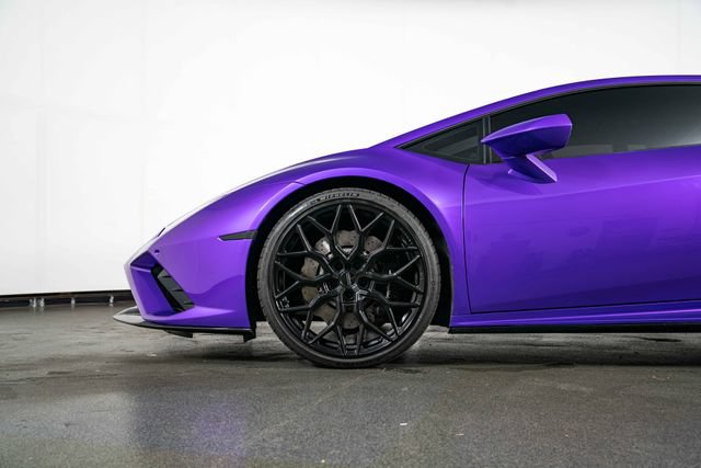 Used 2021 Lamborghini Huracan EVO RWD image 12