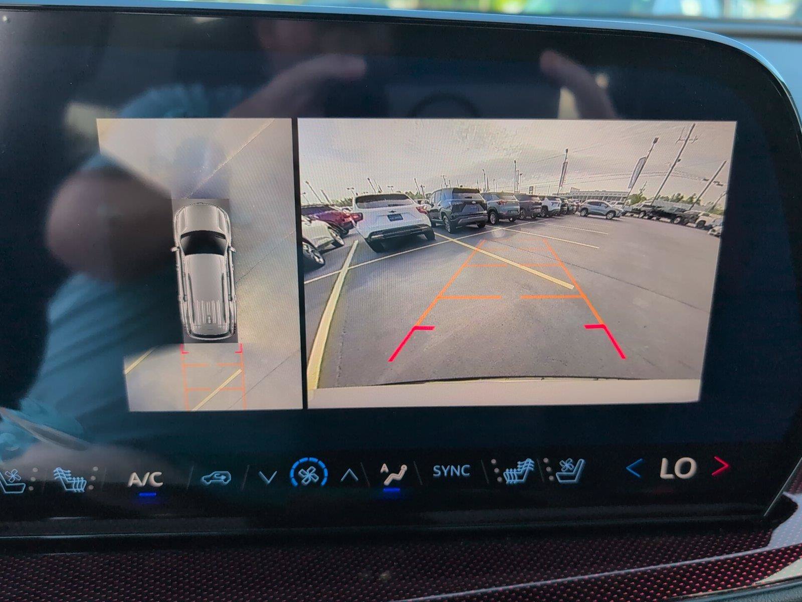 New 2026 Chevrolet Traverse RS w/ LPO, Floor Liner Package FWD image 16